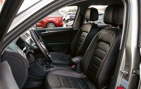 Volkswagen Tiguan II, 2019 год, 2 525 000 рублей, 11 фотография