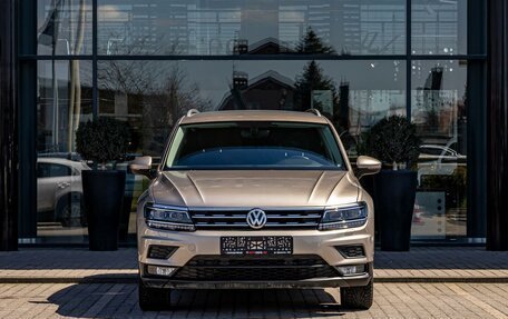 Volkswagen Tiguan II, 2018 год, 1 925 000 рублей, 2 фотография