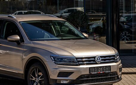 Volkswagen Tiguan II, 2018 год, 1 925 000 рублей, 9 фотография