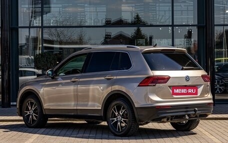 Volkswagen Tiguan II, 2018 год, 1 925 000 рублей, 4 фотография