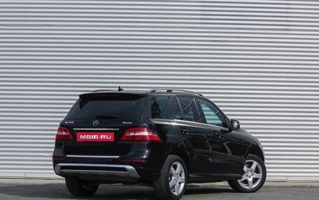 Mercedes-Benz M-Класс, 2013 год, 2 990 000 рублей, 3 фотография