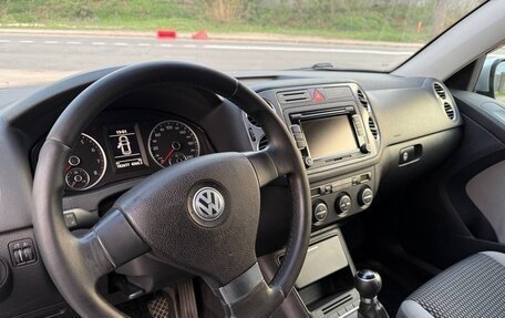 Volkswagen Tiguan I, 2009 год, 865 000 рублей, 24 фотография