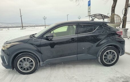 Toyota C-HR I рестайлинг, 2017 год, 2 300 000 рублей, 8 фотография