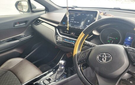 Toyota C-HR I рестайлинг, 2017 год, 2 300 000 рублей, 5 фотография
