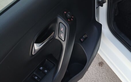Volkswagen Polo VI (EU Market), 2015 год, 1 100 000 рублей, 22 фотография