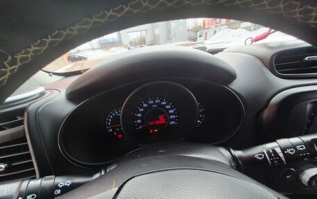 KIA Soul II рестайлинг, 2016 год, 1 000 000 рублей, 20 фотография