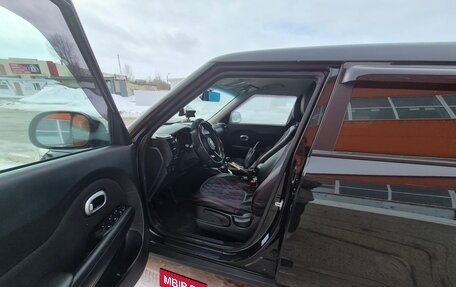 KIA Soul II рестайлинг, 2016 год, 1 000 000 рублей, 24 фотография