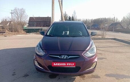 Hyundai Solaris II рестайлинг, 2011 год, 590 000 рублей, 1 фотография