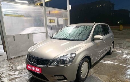 KIA cee'd I рестайлинг, 2010 год, 650 000 рублей, 2 фотография