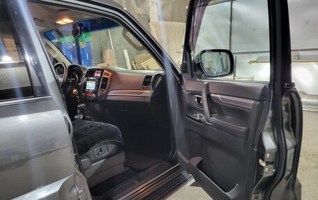 Mitsubishi Pajero IV, 2014 год, 2 700 000 рублей, 16 фотография