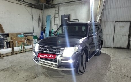 Mitsubishi Pajero IV, 2014 год, 2 700 000 рублей, 10 фотография