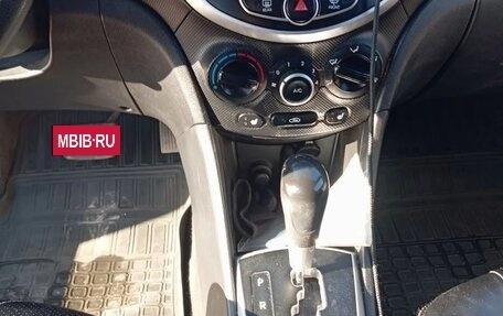 Hyundai Solaris II рестайлинг, 2011 год, 590 000 рублей, 13 фотография