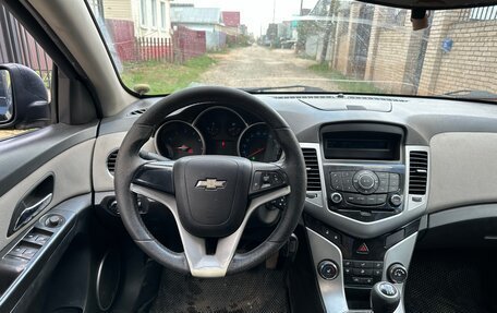 Chevrolet Cruze II, 2011 год, 330 000 рублей, 8 фотография