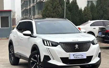 Peugeot 2008 II, 2023 год, 1 210 000 рублей, 3 фотография