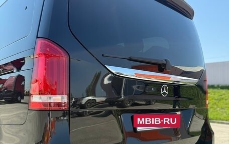 Mercedes-Benz V-Класс, 2021 год, 5 900 000 рублей, 4 фотография