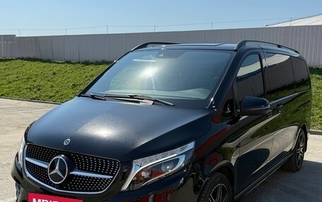 Mercedes-Benz V-Класс, 2021 год, 5 900 000 рублей, 2 фотография