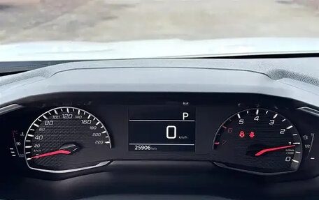 Peugeot 2008 II, 2023 год, 1 210 000 рублей, 10 фотография