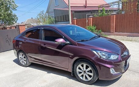 Hyundai Solaris II рестайлинг, 2011 год, 630 000 рублей, 1 фотография