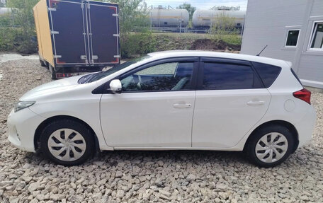 Toyota Auris II, 2013 год, 1 010 000 рублей, 2 фотография