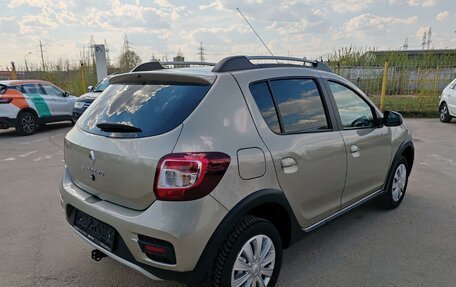 Renault Sandero II рестайлинг, 2020 год, 1 049 000 рублей, 2 фотография