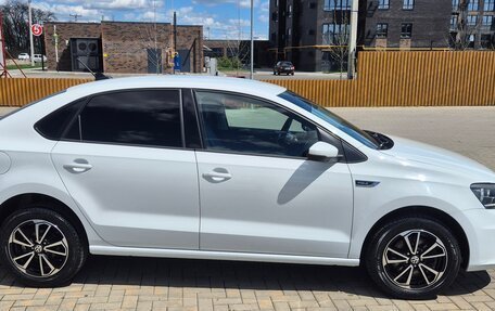 Volkswagen Polo VI (EU Market), 2018 год, 1 150 000 рублей, 4 фотография