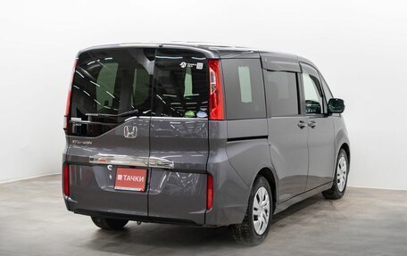 Honda Stepwgn IV, 2019 год, 1 700 000 рублей, 4 фотография