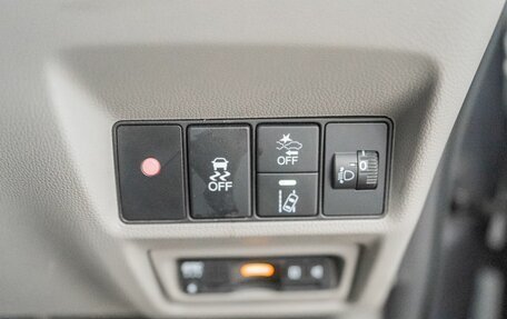 Honda Stepwgn IV, 2019 год, 1 700 000 рублей, 16 фотография