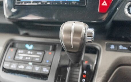 Honda Stepwgn IV, 2019 год, 1 700 000 рублей, 13 фотография