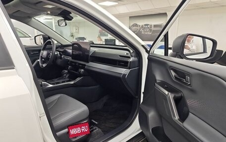 Toyota RAV4, 2025 год, 4 680 000 рублей, 15 фотография