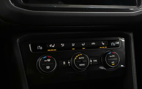 Volkswagen Tiguan II, 2020 год, 3 080 000 рублей, 17 фотография