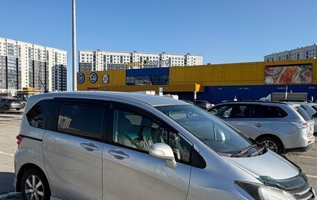 Honda Freed I, 2010 год, 900 000 рублей, 6 фотография