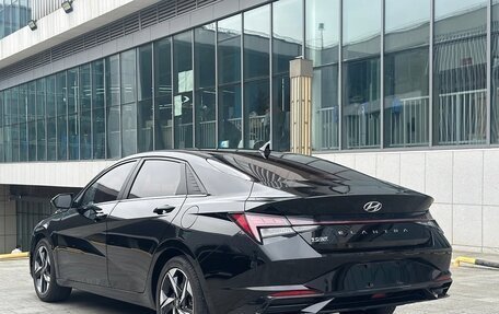 Hyundai Elantra, 2022 год, 1 810 000 рублей, 4 фотография