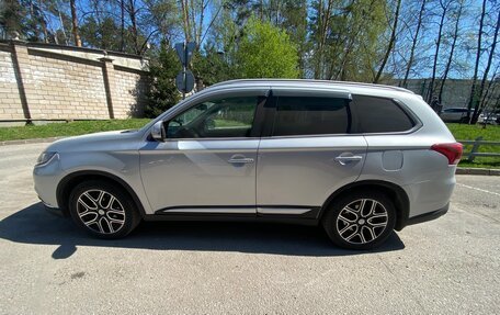 Mitsubishi Outlander III рестайлинг 3, 2017 год, 1 820 000 рублей, 6 фотография