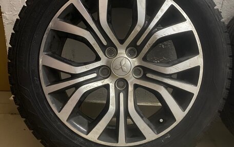 Mitsubishi Outlander III рестайлинг 3, 2017 год, 1 820 000 рублей, 27 фотография