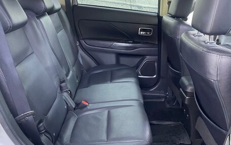 Mitsubishi Outlander III рестайлинг 3, 2017 год, 1 820 000 рублей, 18 фотография
