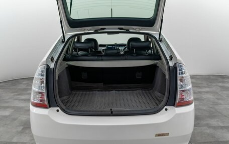 Toyota Prius, 2010 год, 930 000 рублей, 16 фотография