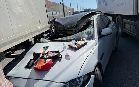 Jaguar XE I рестайлинг, 2015 год, 650 000 рублей, 5 фотография