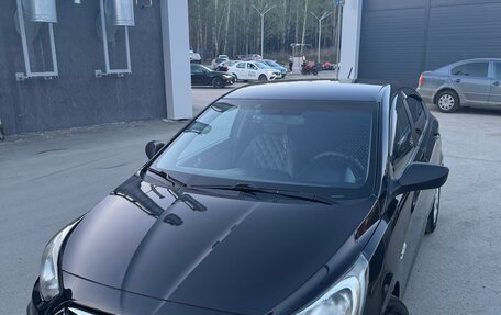 Hyundai Solaris II рестайлинг, 2011 год, 650 000 рублей, 1 фотография