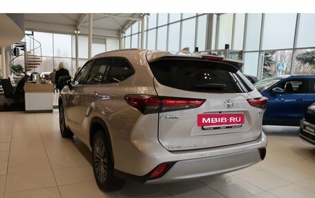 Toyota Highlander, 2025 год, 5 690 000 рублей, 3 фотография