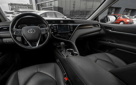 Toyota Camry, 2018 год, 2 387 000 рублей, 7 фотография