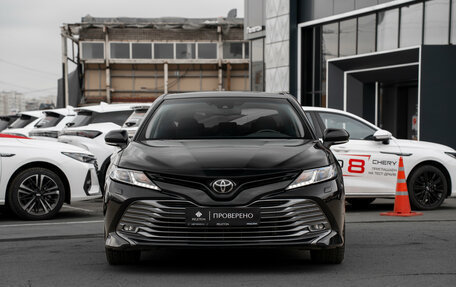 Toyota Camry, 2018 год, 2 387 000 рублей, 3 фотография