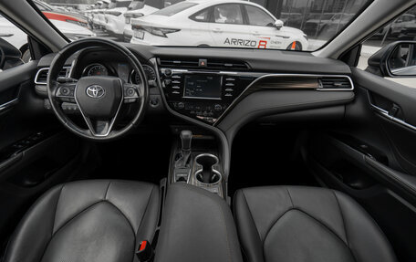 Toyota Camry, 2018 год, 2 387 000 рублей, 8 фотография