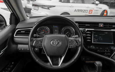 Toyota Camry, 2018 год, 2 387 000 рублей, 10 фотография