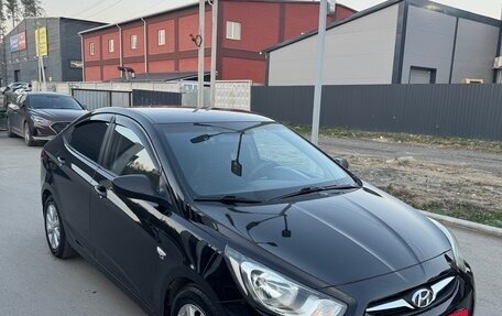 Hyundai Solaris II рестайлинг, 2011 год, 650 000 рублей, 3 фотография