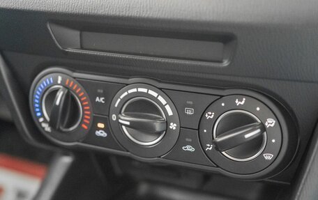 Mazda Axela, 2015 год, 1 295 000 рублей, 13 фотография