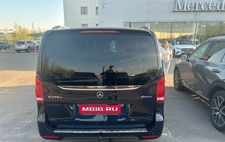 Mercedes-Benz V-Класс, 2017 год, 4 300 000 рублей, 7 фотография