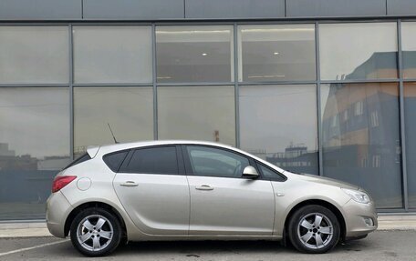 Opel Astra J, 2011 год, 549 000 рублей, 3 фотография