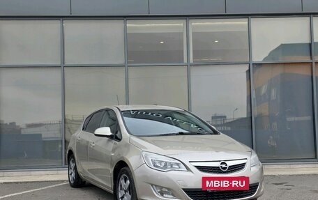Opel Astra J, 2011 год, 549 000 рублей, 2 фотография