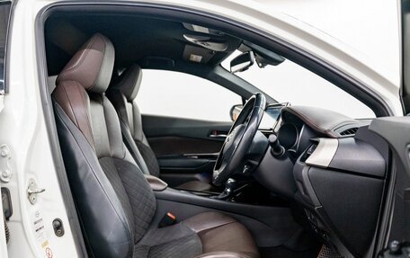 Toyota C-HR I рестайлинг, 2018 год, 1 900 000 рублей, 7 фотография