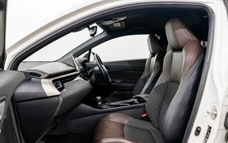 Toyota C-HR I рестайлинг, 2018 год, 1 900 000 рублей, 6 фотография